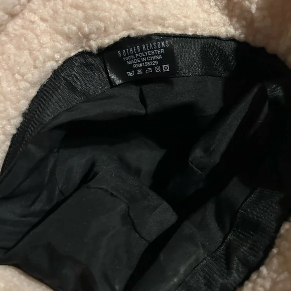 8 Other Reasons Cream Sherpa Bucket Hat - Picture 3 of 3